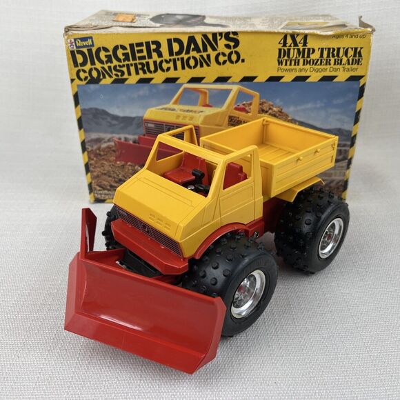 1984 Revell Digger Dan's Construction 4x4 Dump Truck Dozer Blade-  Works!‎ Rare! - Picture 3 of 16